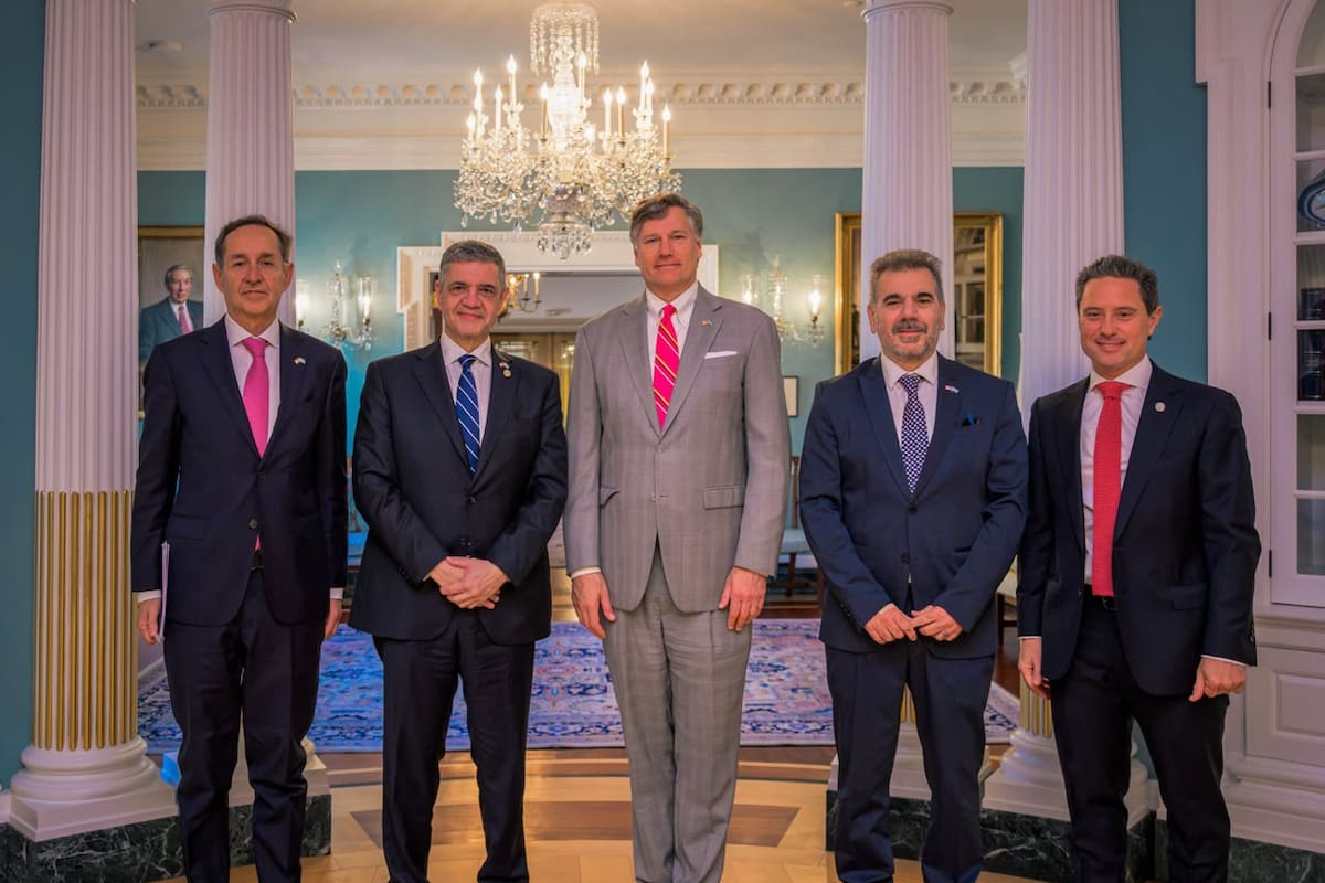 Jorge Macri, Christopher Landau, Cristian Ritondo, Gabriel Sánchez Zinny y Fulvio Pompeo durante la reunión realizada en Washington, donde analizaron temas vinculados con inversiones, seguridad y cooperación entre la Argentina y Estados Unidos