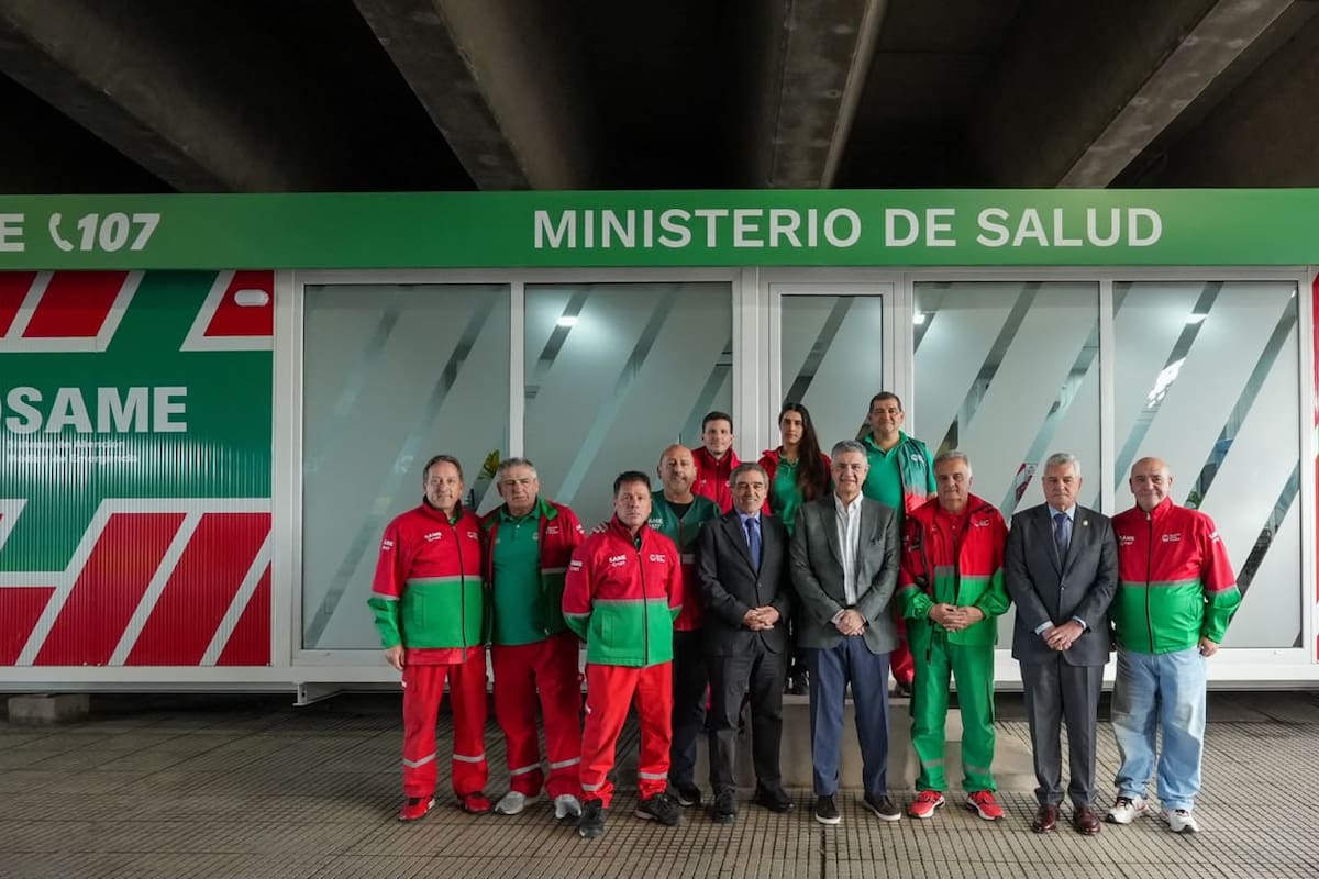 Jorge Macri, Fernán Quirós y Alberto Crescenti durante la inauguración de la nueva base del SAME en Palermo, situada bajo la Autopista Illia