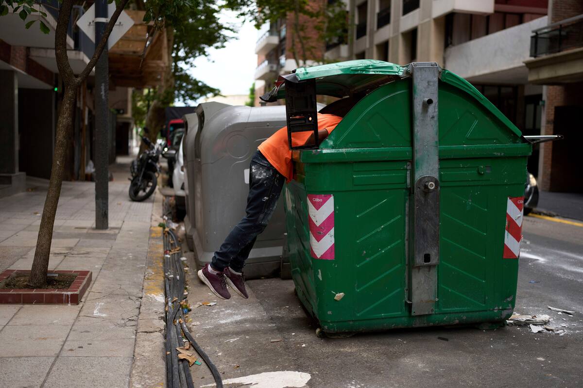 Jorge Macri multará a quienes revuelvan la basura.