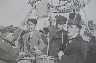 La historia del globo que navegó entre penas y glorias