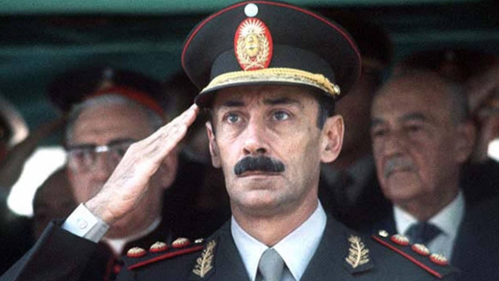 Jorge Rafael Videl, el hombre que planificó el golpe de Estado de 1976 y su convirtió en uno de los ejecutores y la cara más visible de la dictadura militar más atroz que vivió la historia argentina contemporánea