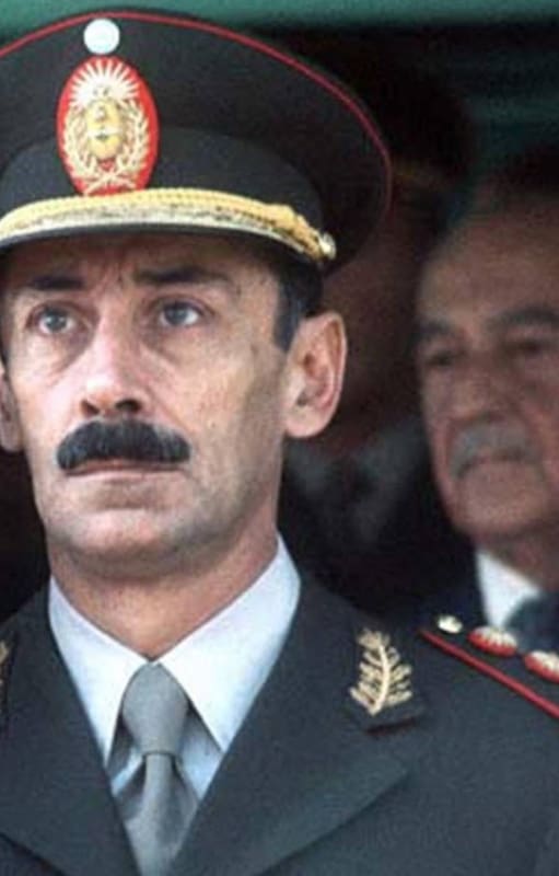 Jorge Rafael Videl, el hombre que planificó el golpe de Estado de 1976 y su convirtió en uno de los ejecutores y la cara más visible de la dictadura militar más atroz que vivió la historia argentina contemporánea