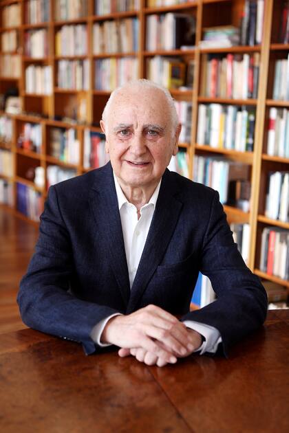 Jorge Remes Lenicov: "El aumento de la cantidad de planes sociales muestra el fracaso de las políticas gubernamentales; no se creó empleo para bajar la pobreza, ni se aumentó la productividad para que los salarios reales crezcan"