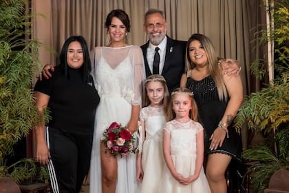 Jorge Rial junto a su flamante esposa y su familia ensamblada