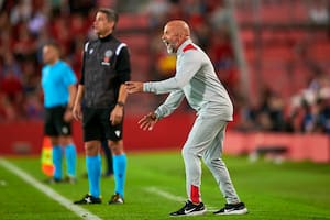 Jorge Sampaoli, dirigiendo a Sevilla ante Mallorca, por LaLiga de España, en octubre de 2022