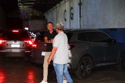 Jorge Sola llega al encuentro con los jefes de la central obrera