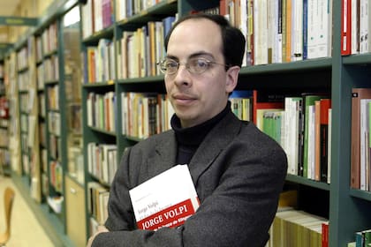 Volpi en una foto tomada en 2003; el mexicano se impuso entre más de 500 manuscritos por su obra Una novela criminal
