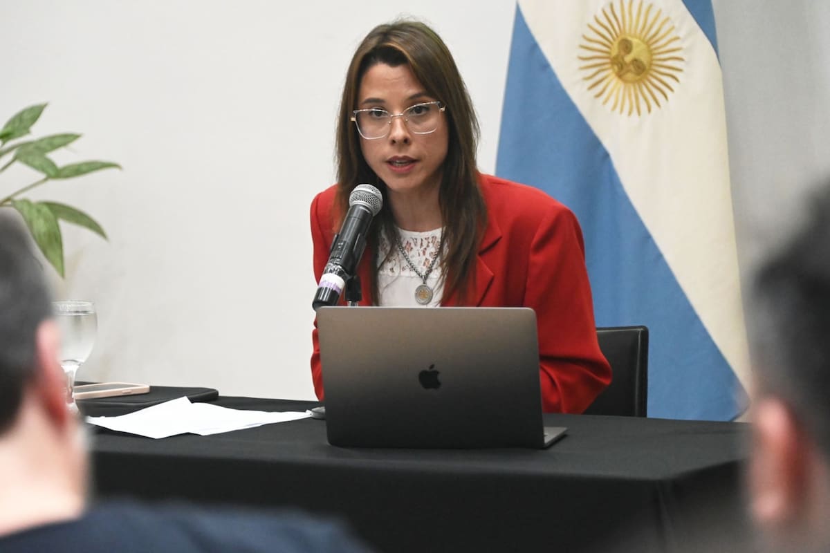Jorgelina Traut, vocera del secretario de Bioeconomía, Fernando Vilella, en la conferencia de prensa