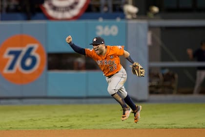 José Altuve firmó una extensión de contrato hasta 2027 con los Astros de Houston
