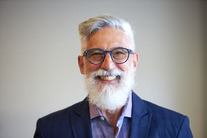 José Antonio Gil Vidal balancea su labor periodística entre un estilo sobrio y la cercanía con las audiencias