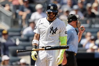 MLB apunta a José Caballero por esperar para enfrentar al lanzador en el plato