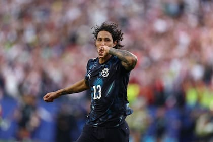 José Canale, defensor paraguayo de Lanús, sentenció la tanda de penales frente a Alemania