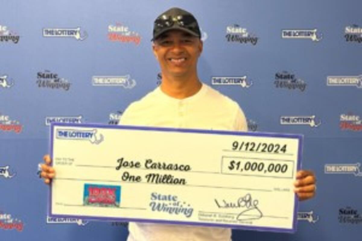 José Carrasco de Corona recibió con los brazos abiertos y la sonrisa ancha el premio