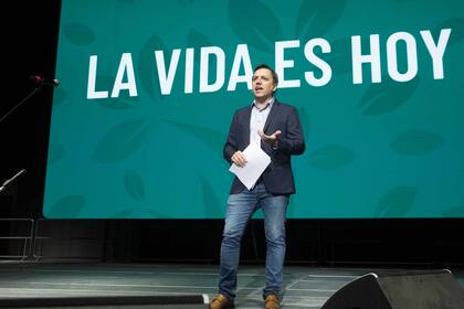 José Del Rio, secretario general de La Nación, condujo el evento "La vida es hoy".