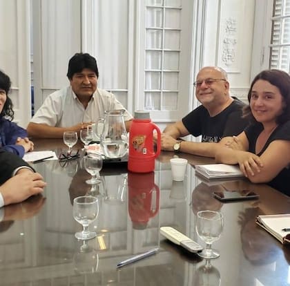 José Ernesto Schulman en un encuentro con el expresidente de Bolivia, Evo Morales.