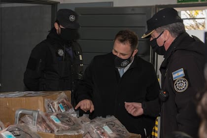 José Glinski, jefe de la PSA, supervisó la tareas en la quema de droga incautada