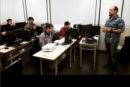 Jose Hiebaum dirige una diplomatura en la UTN para diseñar juegos de mesa.
