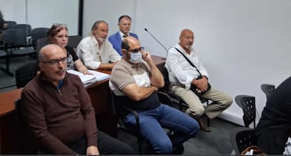 José López y Pablo Schoklender (barbijo) en el juicio por Sueños Compartidos