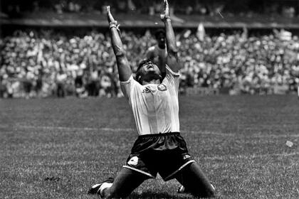 Inolvidable: el festejo del Tata Brown tras anotar de cabeza el 1-0 en la final contra Alemania