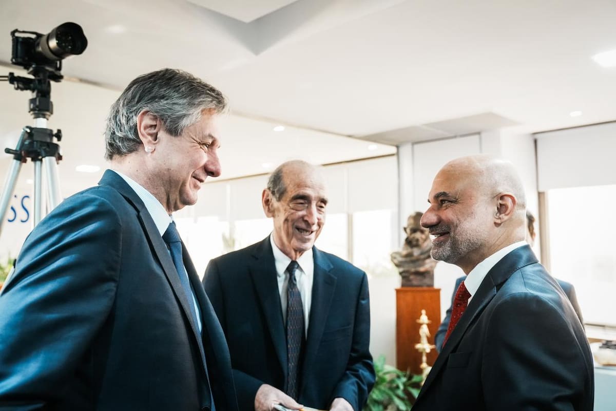 José Luis Daza, Ricardo Arriazu y Dinesh Bhatia, embajador de la India en la Argentina