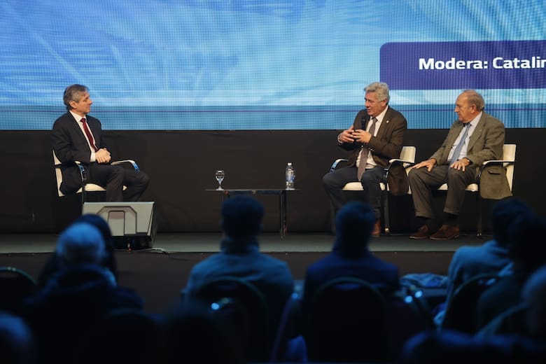 Daza destacó el superávit fiscal y anticipó nuevas reformas económicas