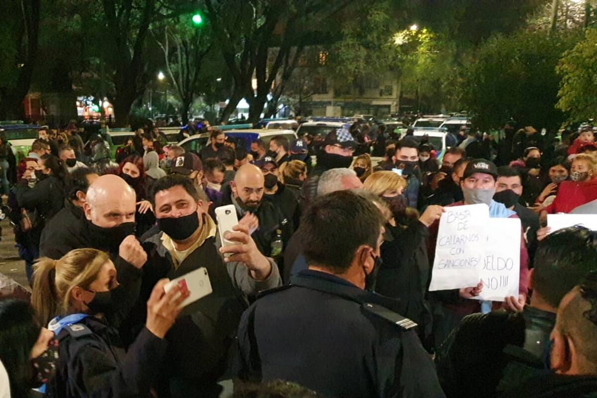 José Luis Espert acompañó el reclamo de los policías en Adrogué