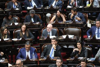 José Luis Espert, del bloque libertario, junto a diputadas de Pro como María Eugenia Vidal