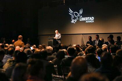 José Luis Espert estuvo presente en el Congreso Libertario en La Plata