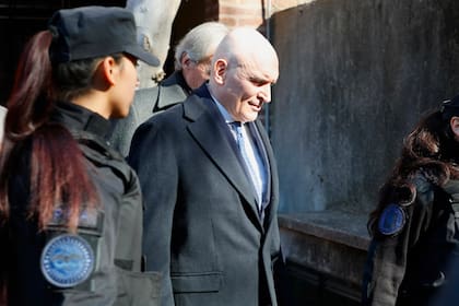 José Luis Espert se retira de los tribunales de San Isidro, donde fue indagado por haber lavado dinero