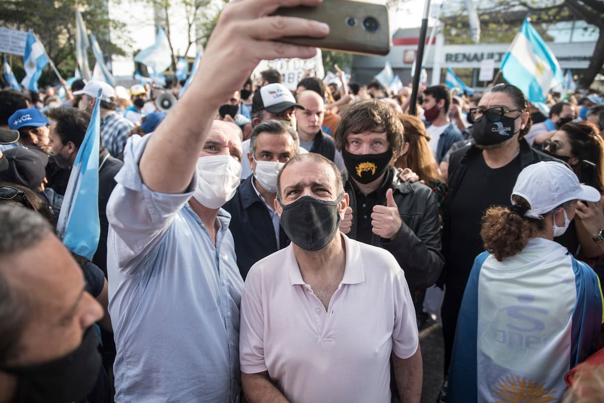 José Luis Espert y Javier Milei frente a la Quinta de Olivos.