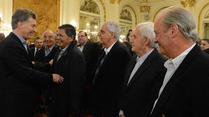 José Luis Lingeri, segundo a la derecha