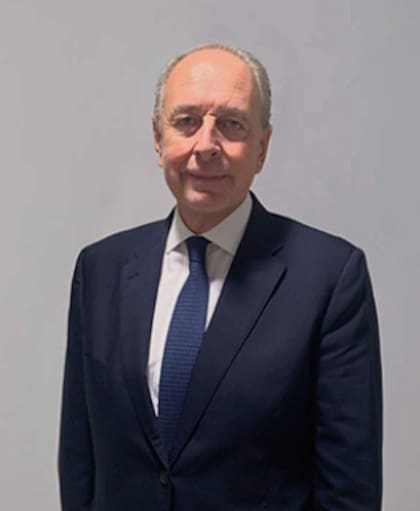 José Luis Manzano sumaría refinación y comercialización de combustibles a un portafolio que ya incluye distribución eléctrica y de gas
