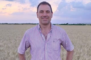Es productor, quiere ser intendente con Milei y aplicar normas anticorrupción