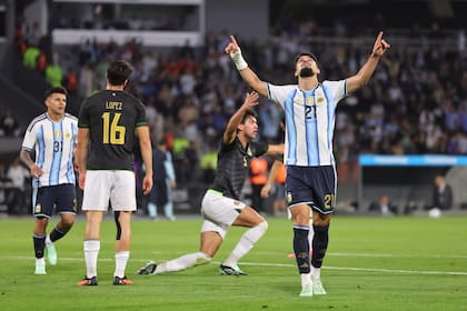 José Manuel López cerró la cuenta en Córdoba: fue su primer gol con la selección argentina