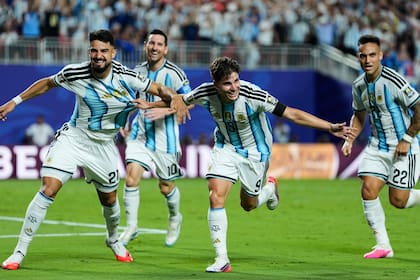 José Manuel López fue el tercer 9 de Lionel Scaloni durante el Mundial, jugó 18 minutos y se las ingenió para aportar su jerarquía: se juntó con Julián Álvarez cuando éste marcó el golazo ante Suiza.