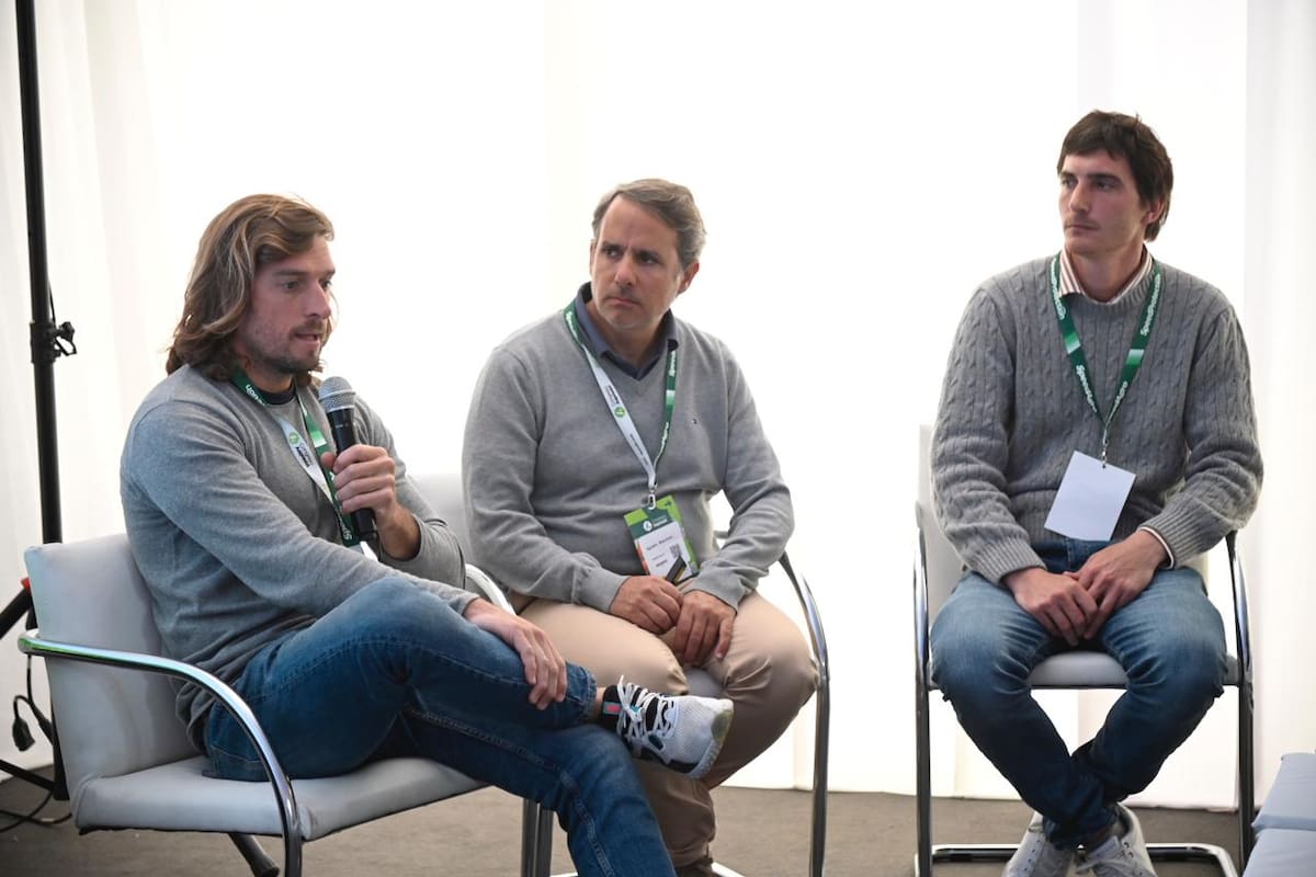 José María Cárcamo, consultor, junto al resto de los panelistas que brindaron una charla sobre la mirada del productor y el asesor en una campaña desafiante