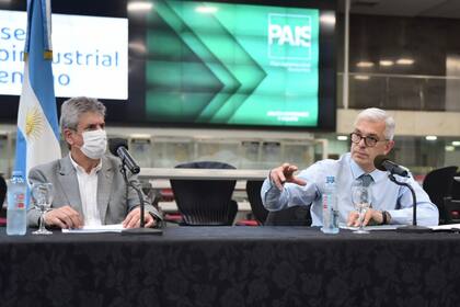 José Martins, presidente de la Bolsa de Cereales de Buenos Aires, y el ministro de Agricultura, Julián Domínguez