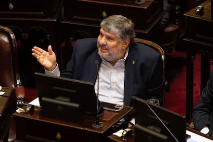 José Mayans preside el bloque kirchnerista, que reclama con insistencia que se debata el DNU de Javier Milei