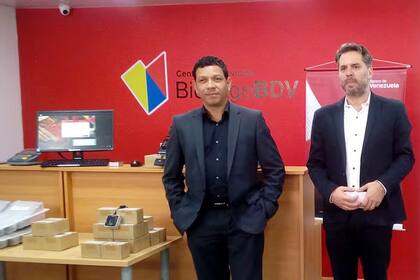 Jose Morales, presidente del Banco de Venezuela, y Guillermo San Agustín, presidente de ExClé