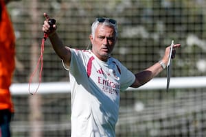 Mou, el DT arrogante que busca sentirse amado: los 40 minutos hablando de Messi y sus “guerras” para ganar