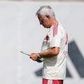 Mourinho habló 40 minutos antes del debut de Real Madrid, bromeó y envió un mensaje tajante al plantel