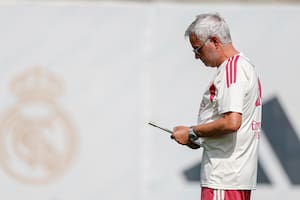 Mourinho habló 40 minutos antes del debut de Real Madrid, bromeó y envió un mensaje tajante al plantel