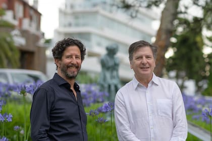 José Roca y Andrés Duprat, curadores de "Pinamar contemporáneo"