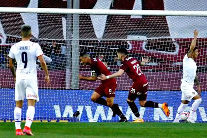 José Sand, autor de su gol 15 ante Independiente; Lanús y el Rojo empataron 1-1 y no pueden levantar cabeza