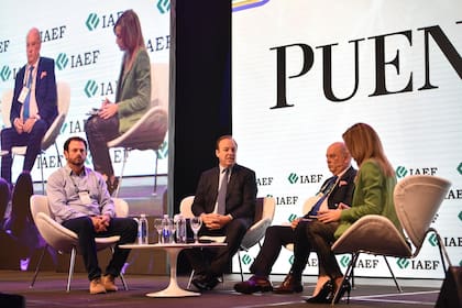 José Urtubey, accionista y director de Celulosa Argentina, Gonzalo Tanoira, presidente de San Miguel, y Martín Cabrales, presidente de Cabrales