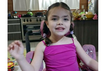 Josefina llegó a tener 600 convulsiones en un día