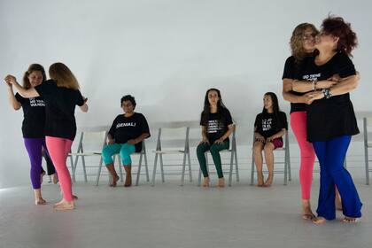 Josefina Gorostiza en las bailarinas de la cuadra