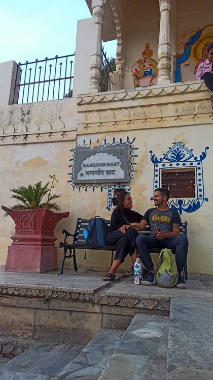 Josefina y Sebastián en Udaipur, India, una de las múltiples paradas de su viaje