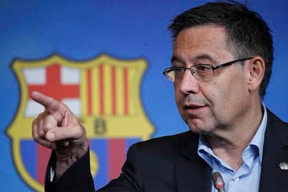 El presidente Bartomeu ofrece su cargo para que siga Messi