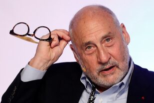 Joseph Stiglitz disertó por videoconferencia en Córdoba.